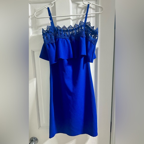 BCX Cochet Off the Shoulder Dress - Picture 7 of 7